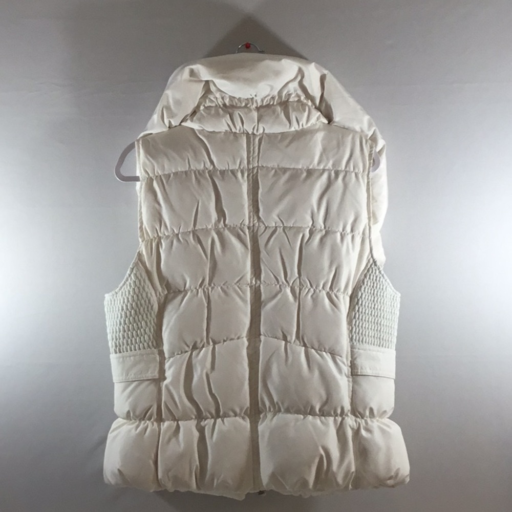☁️🌥”WHITE PUFFER VEST”🌥☁️ - Picture 4 of 7